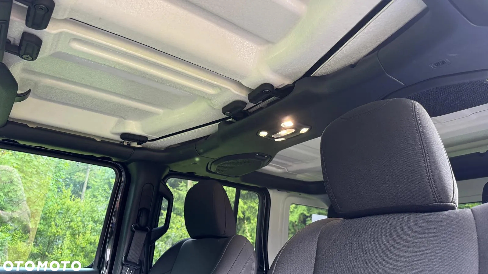 Jeep Wrangler - 23
