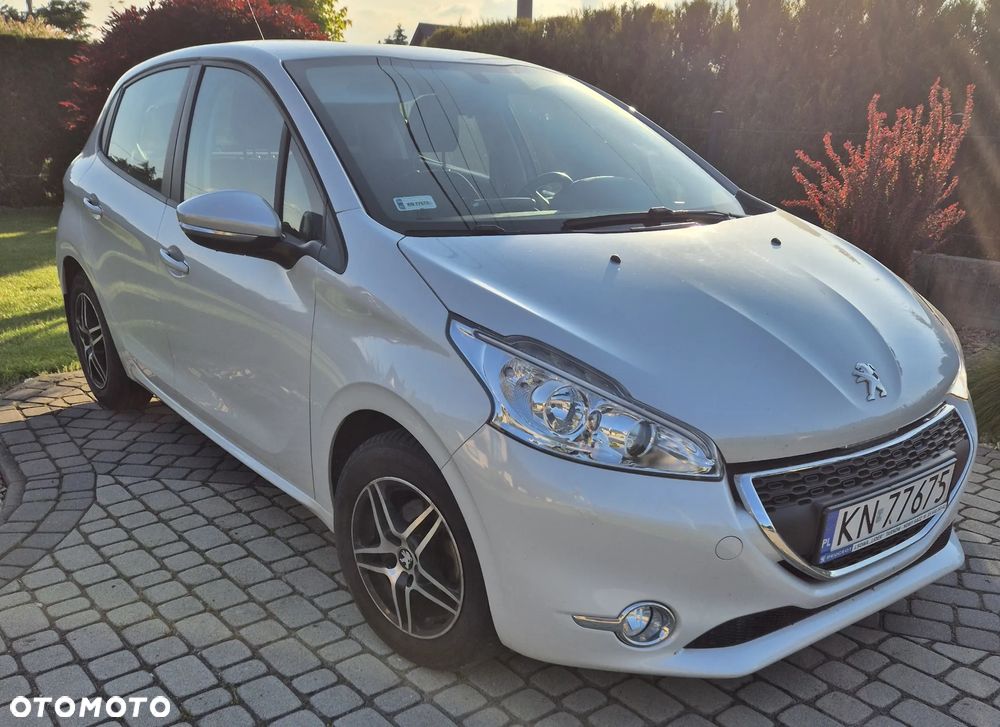 Peugeot 208 1.2 VTi Allure - 4