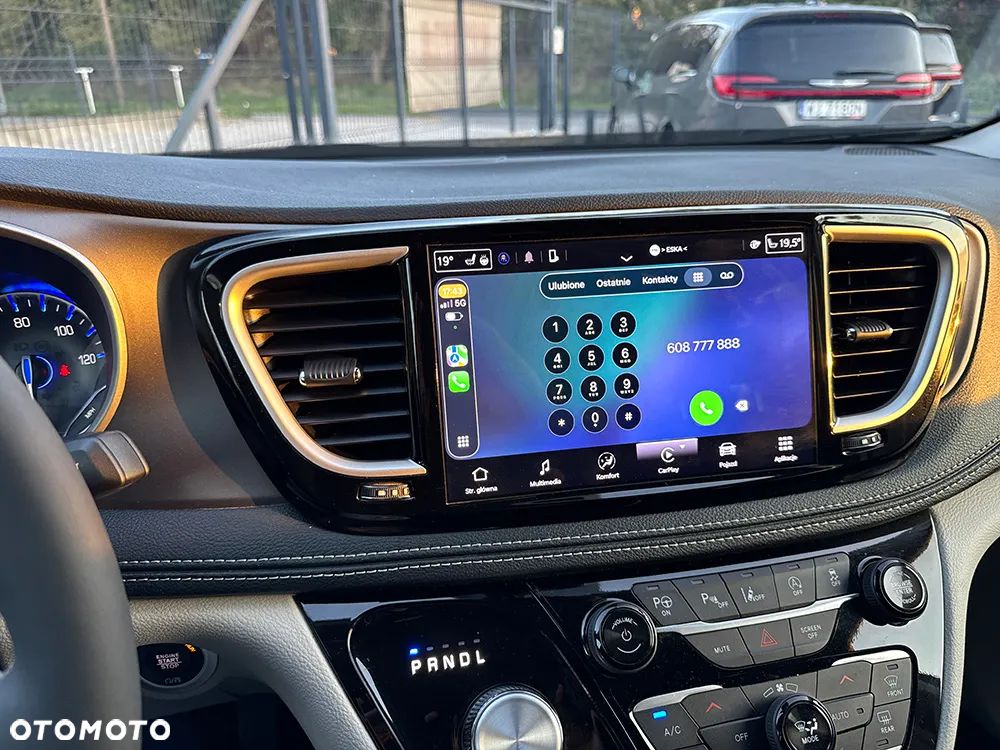 Chrysler Pacifica - 35