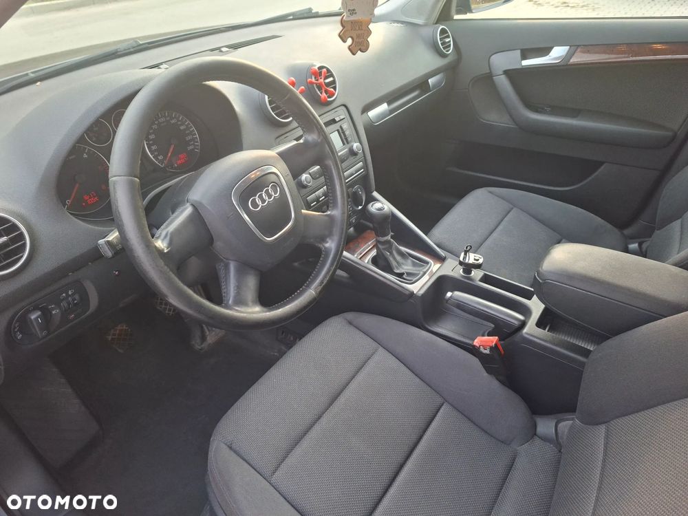 Audi A3 Sportback 1.9 TDI Ambiente - 10