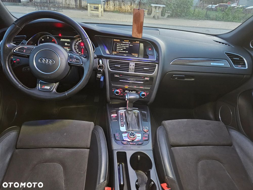 Audi A4 - 24