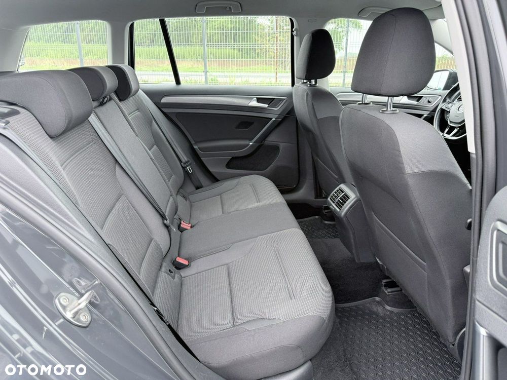 Volkswagen Golf Variant - 15