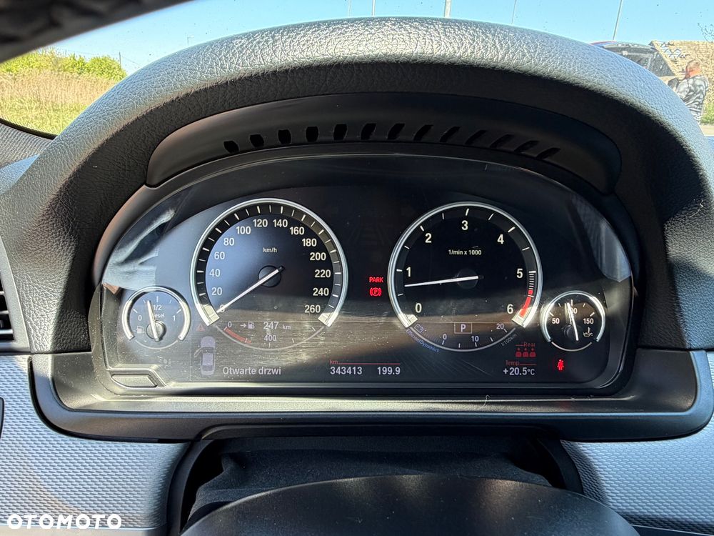 BMW Seria 5 530d xDrive - 13