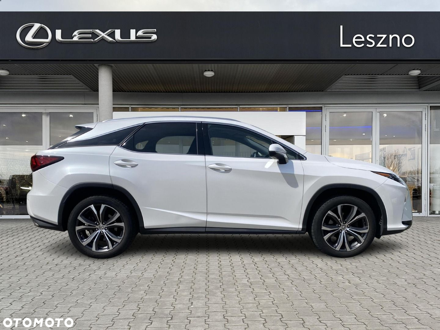 Lexus RX - 9