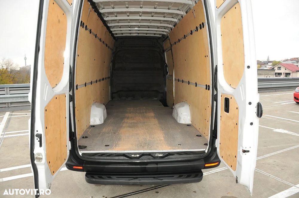 Mercedes-Benz Sprinter - 8