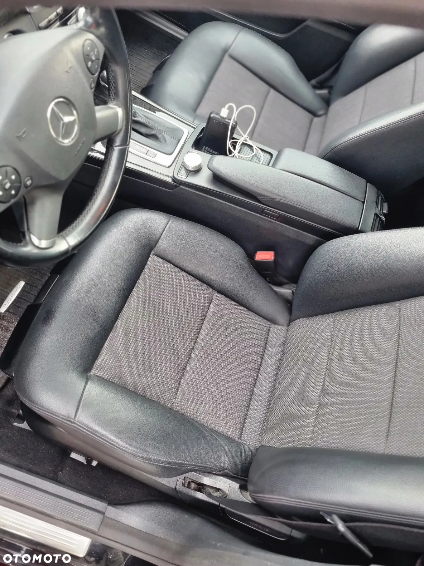 Mercedes-Benz Klasa E 200 CGI BlueEFFICIENCY Automatik Avantgarde - 13