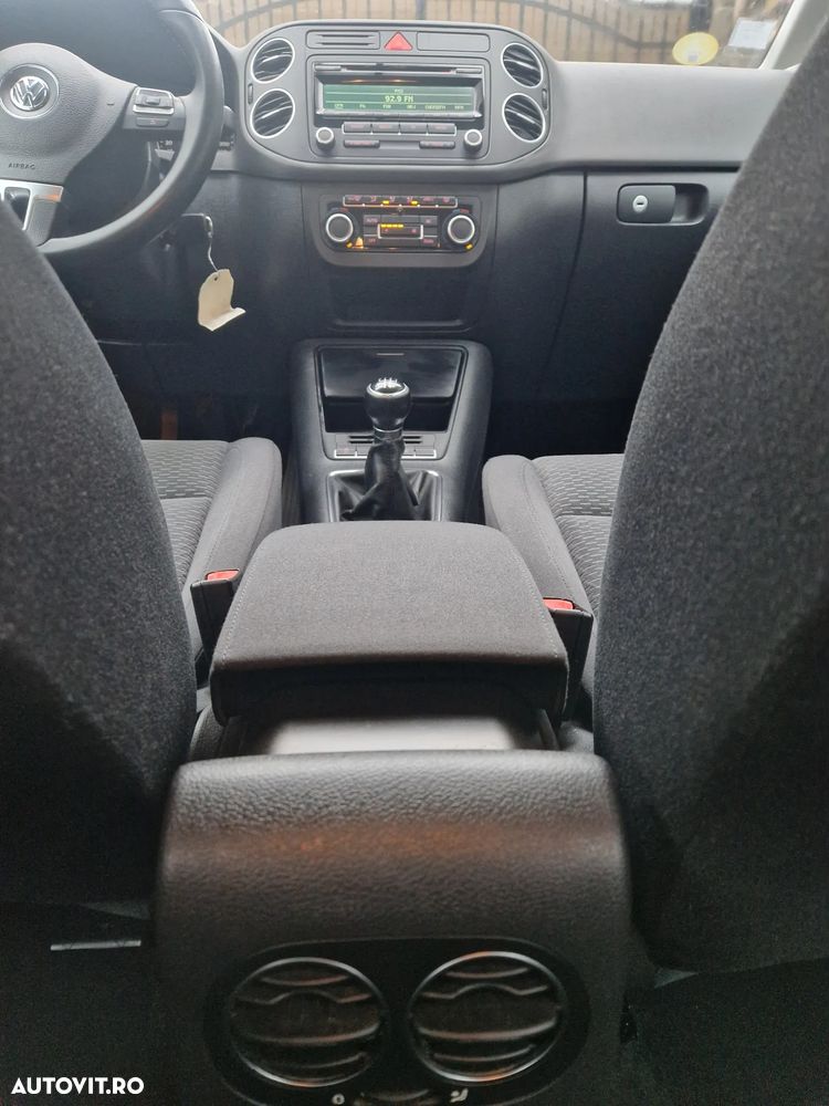 Volkswagen Golf 1.6 TDI DPF BlueMotion Technology Style - 10