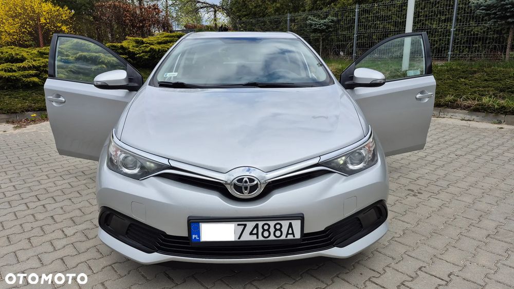 Toyota Auris - 12