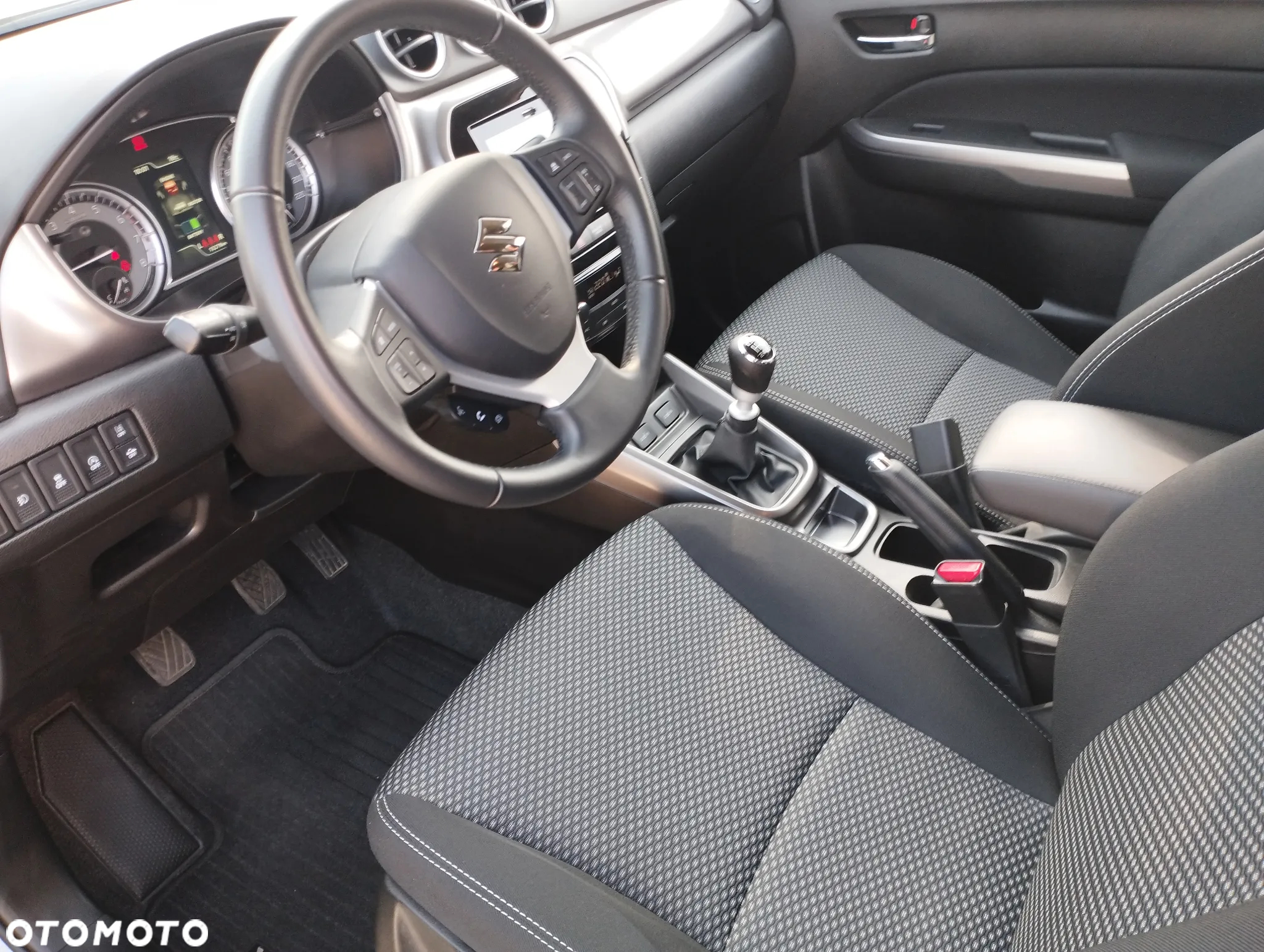 Suzuki Vitara 1.4 Boosterjet SHVS Premium 2WD - 18