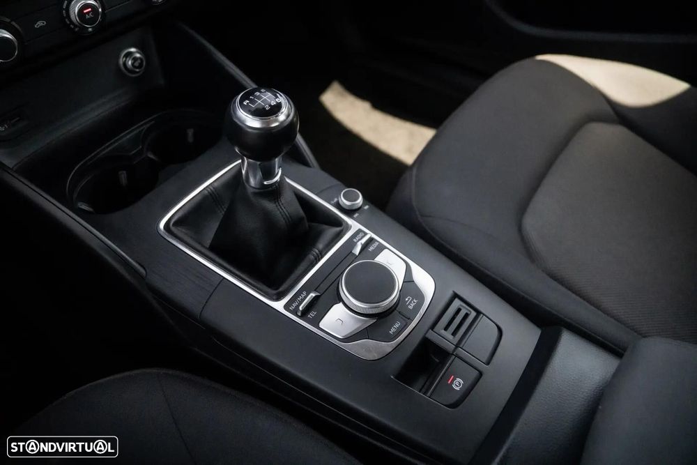 Audi A3 Sportback 1.6 TDI Design - 18