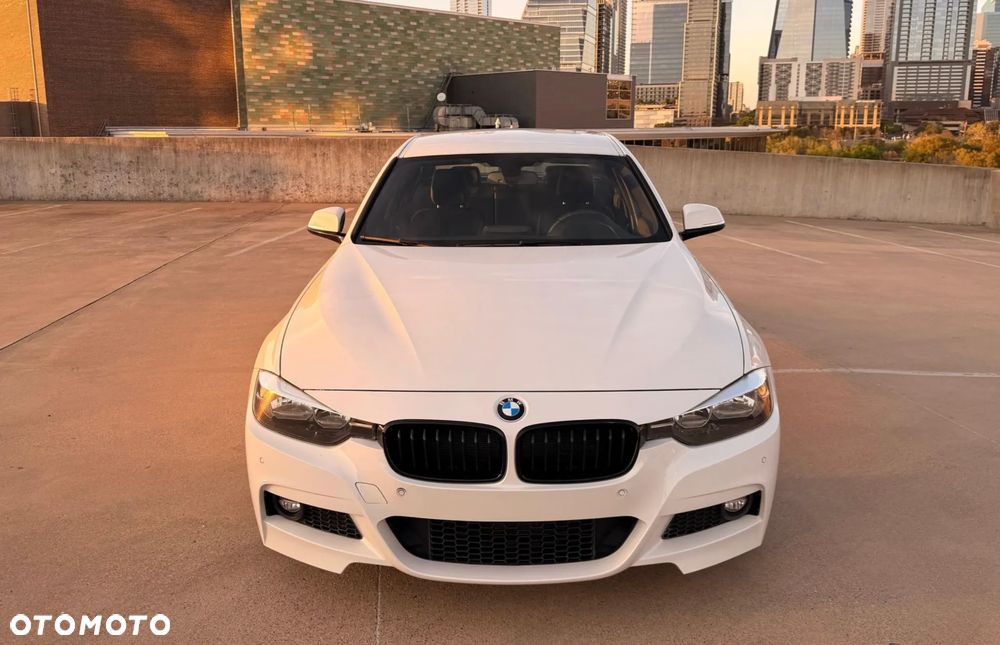 BMW Seria 3 330i M Sport - 4