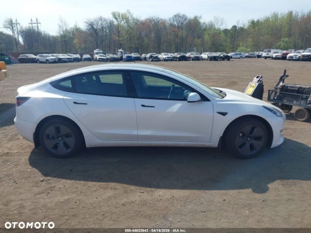 Tesla Model 3 - 13