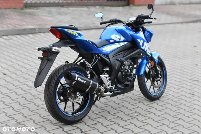Suzuki GSX - 17
