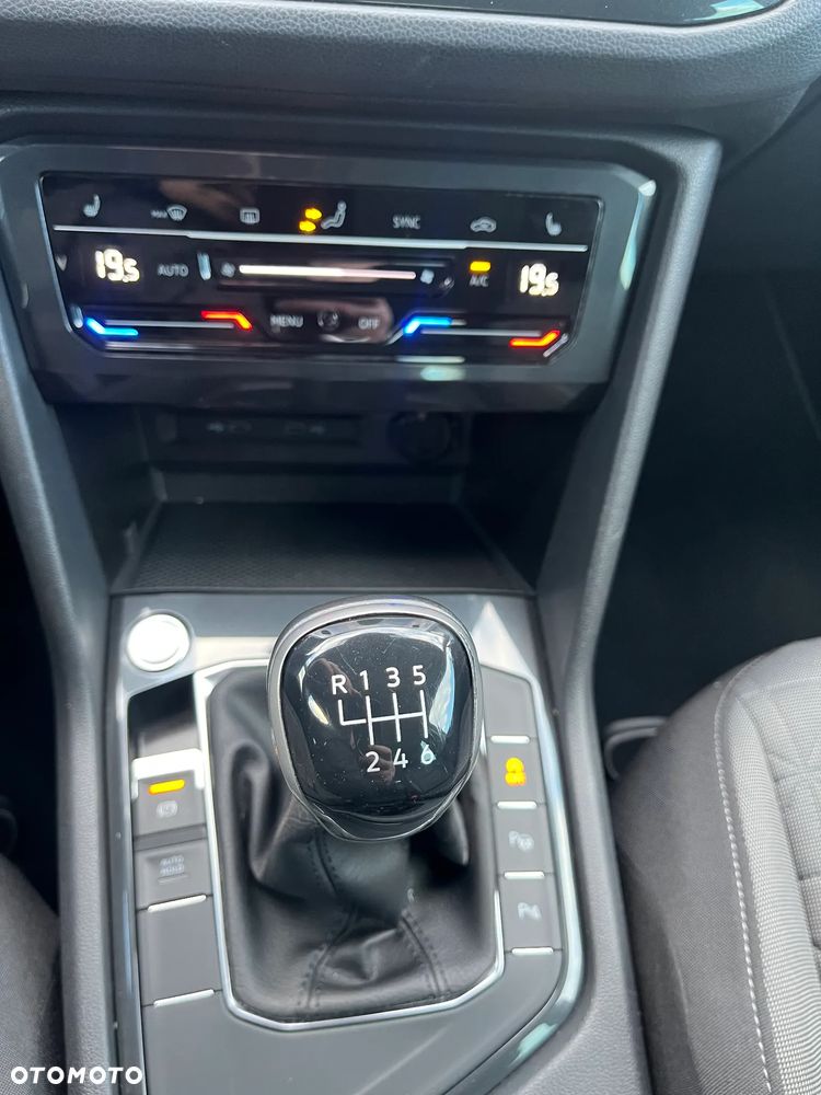 Volkswagen Tiguan - 24