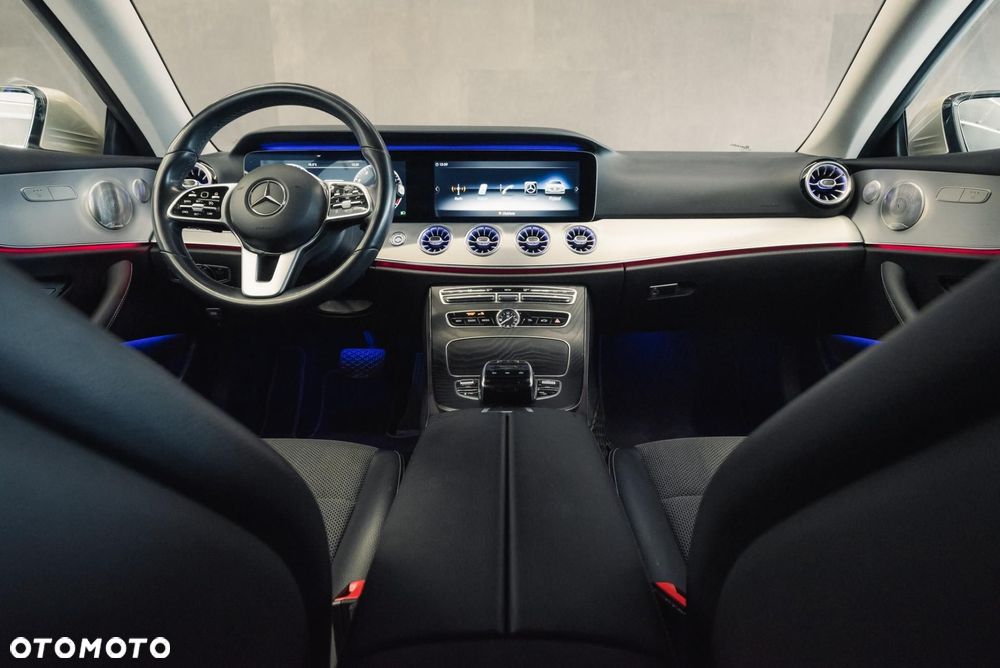Mercedes-Benz Klasa E 200 4-Matic 9G-TRONIC - 11