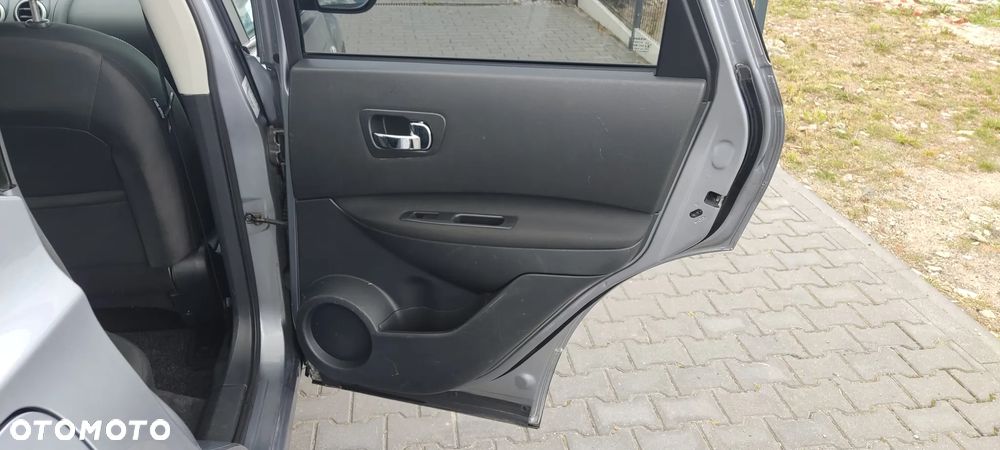 Nissan Qashqai 2.0 4x4 visia - 22