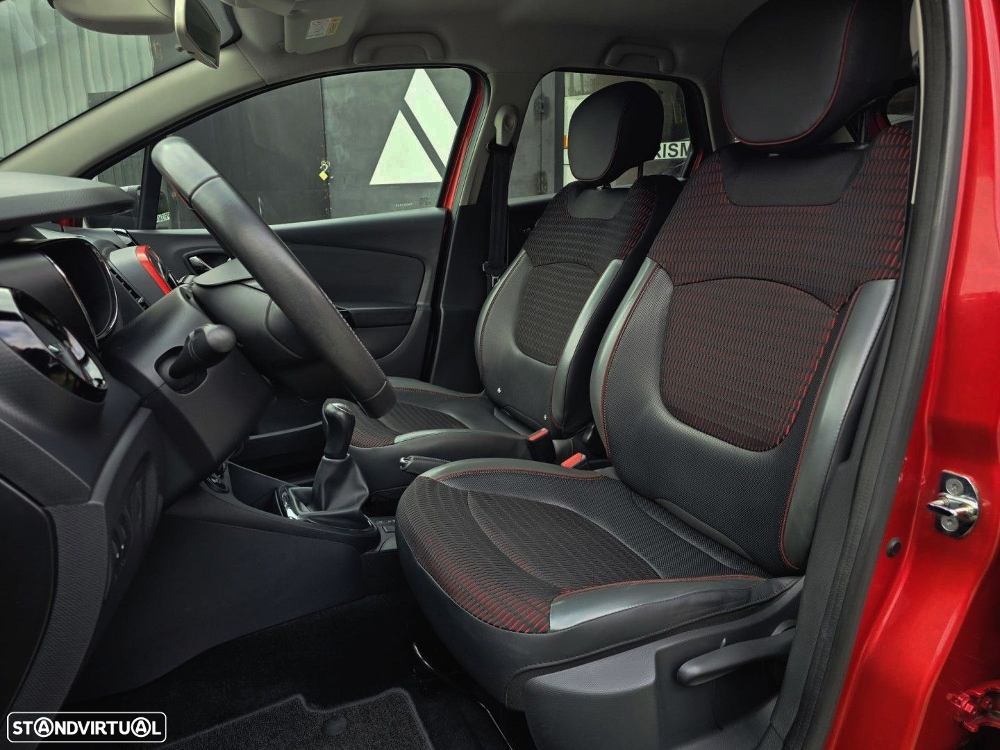 Renault Captur 1.5 dCi Helly Hansen - 16