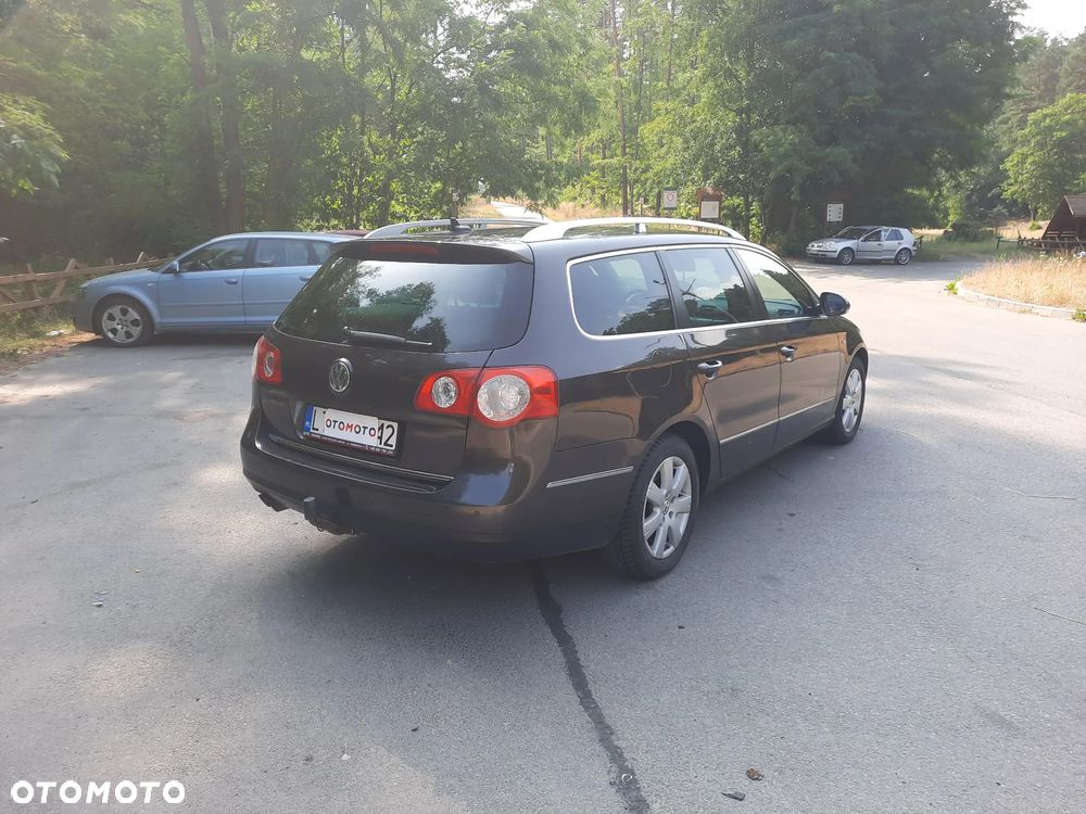 Volkswagen Passat 2.0 TDI DPF Highline - 13