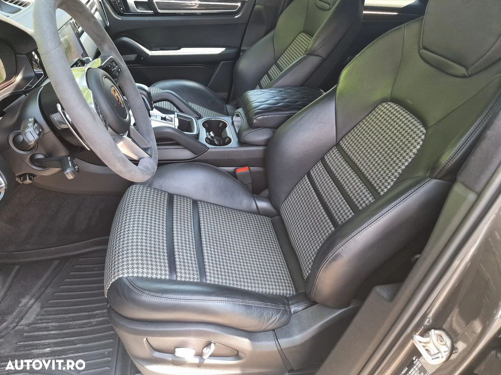 PORSCHE Cayenne 2020 — imagine 10