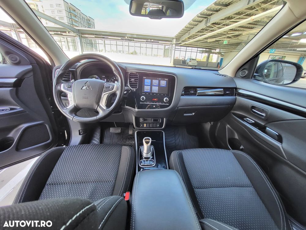 Mitsubishi Outlander PHEV 2.4 L 4X4 Intense - 14