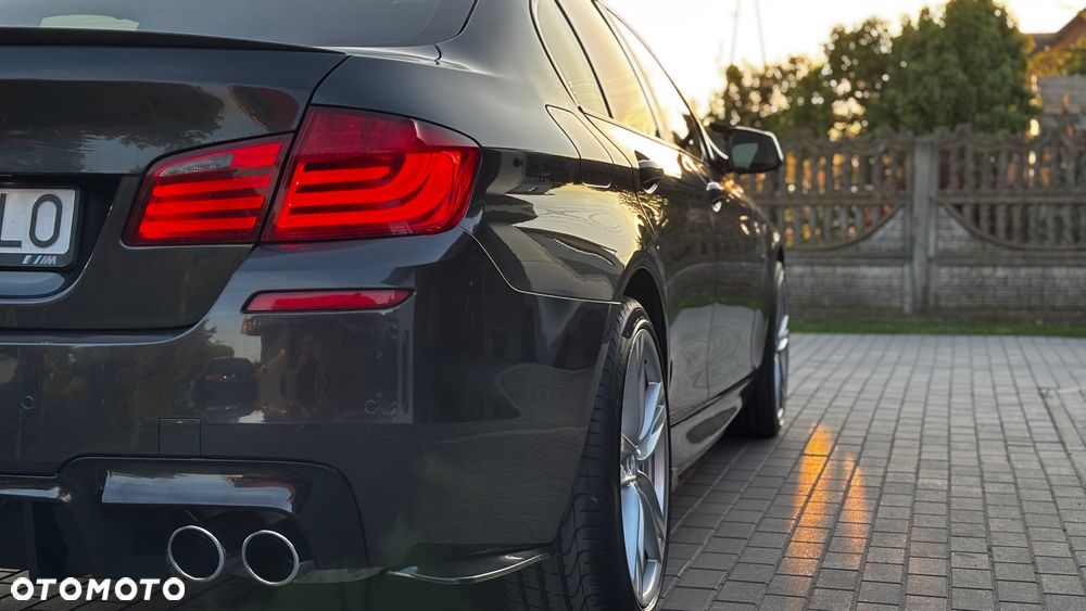BMW Seria 5 550i - 16