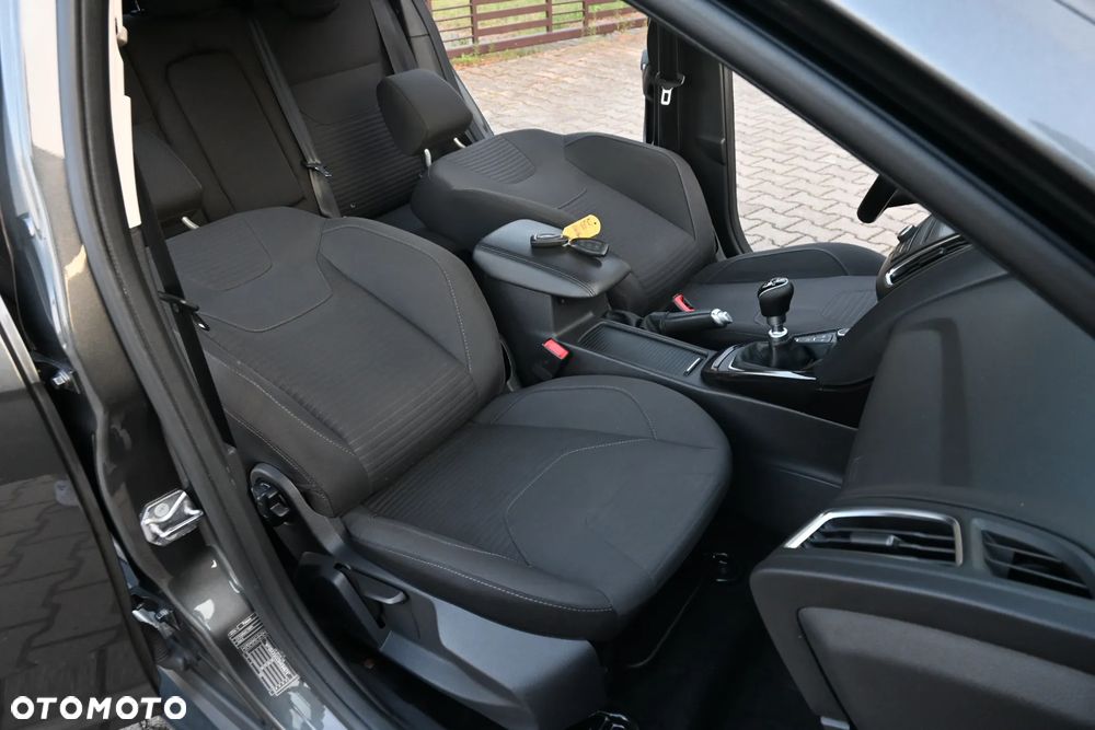 Ford Focus 1.5 EcoBoost Titanium - 26