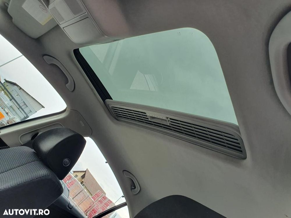 Volkswagen Passat 2.0TDI Comfortline DPF - 11