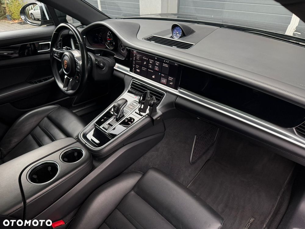 Porsche Panamera - 5