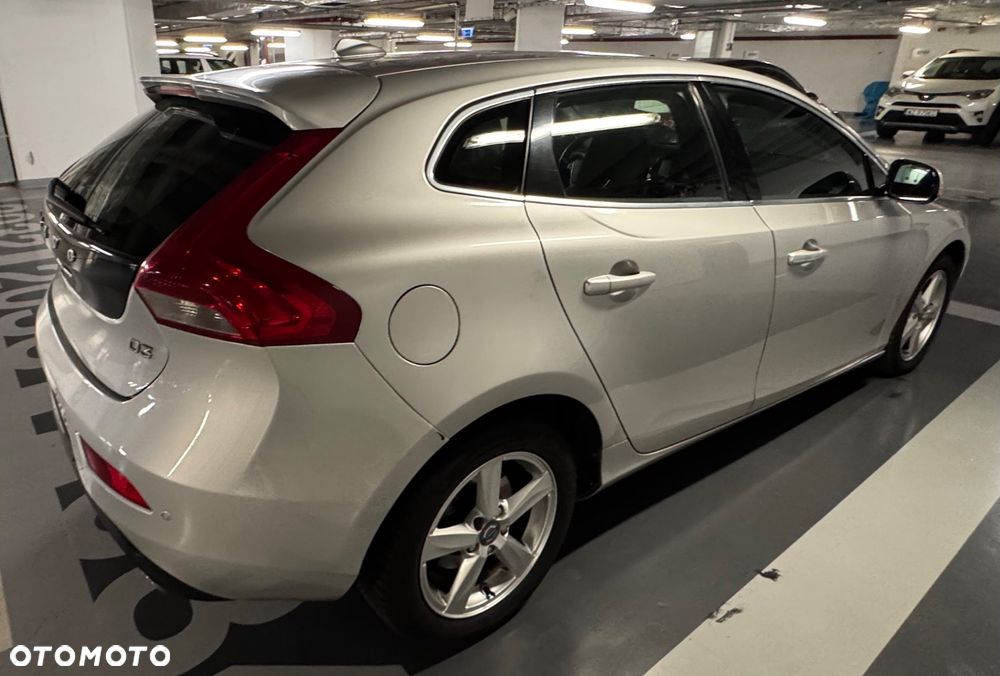 Volvo V40 - 23