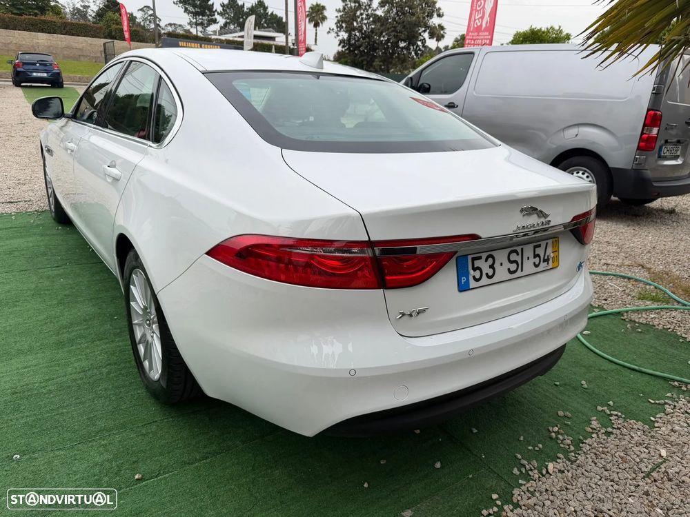 Jaguar XF 2.0 D Prestige - 4