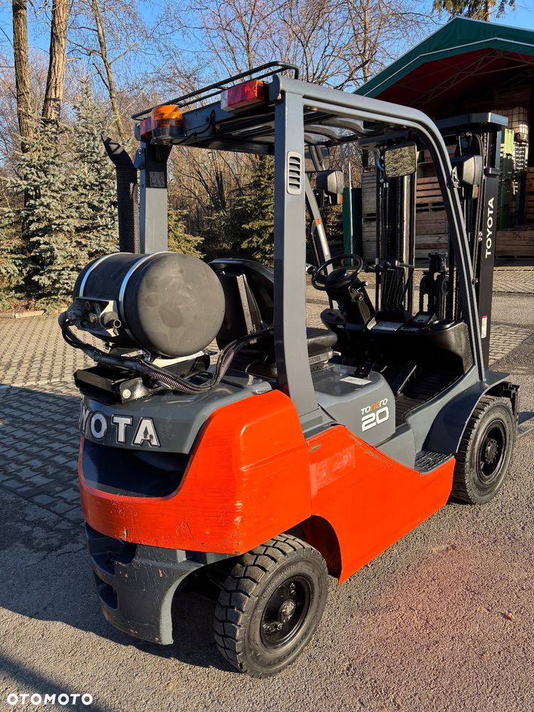 Toyota 8FGF20 GWARANCJA LPG BENZYNA triplex ORGINALNY STAN 39 750 NETTO - 3