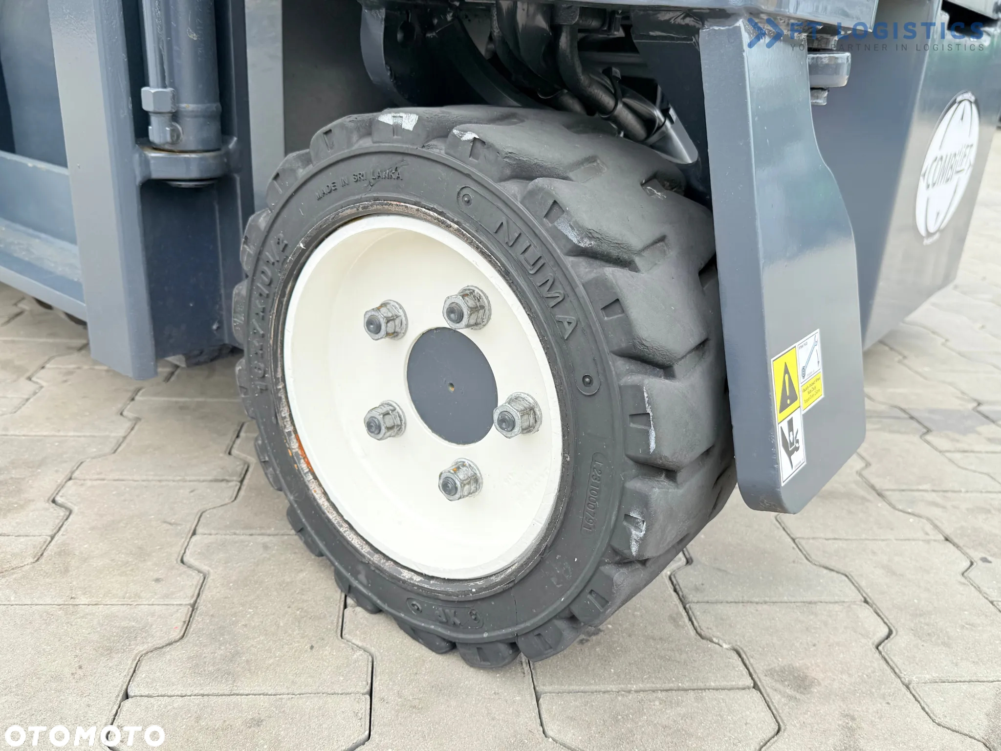 Combilift CB3000 / DIESEL / TRIPLEX 4900MM / WOLNY SKOK / PRZESUW WIDEŁ / POZYCJONER / WIDŁY 1500MM / JAK NOWY - 32
