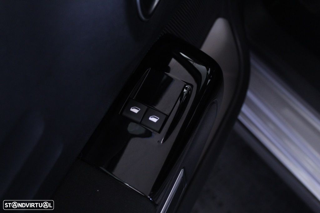 Citroën C3 1.2 PureTech Shine EAT6 - 21