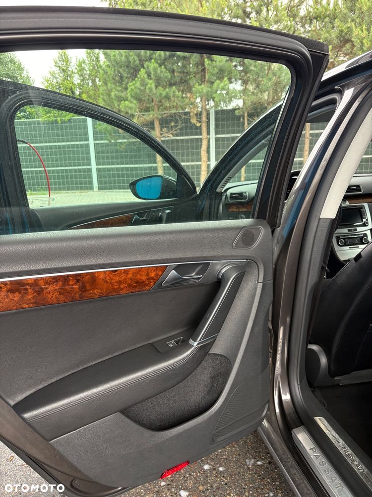 Volkswagen Passat 1.8 TSI Highline - 17