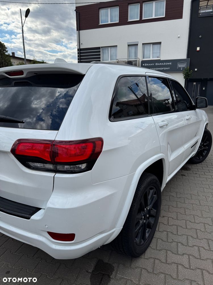 Jeep Grand Cherokee - 10