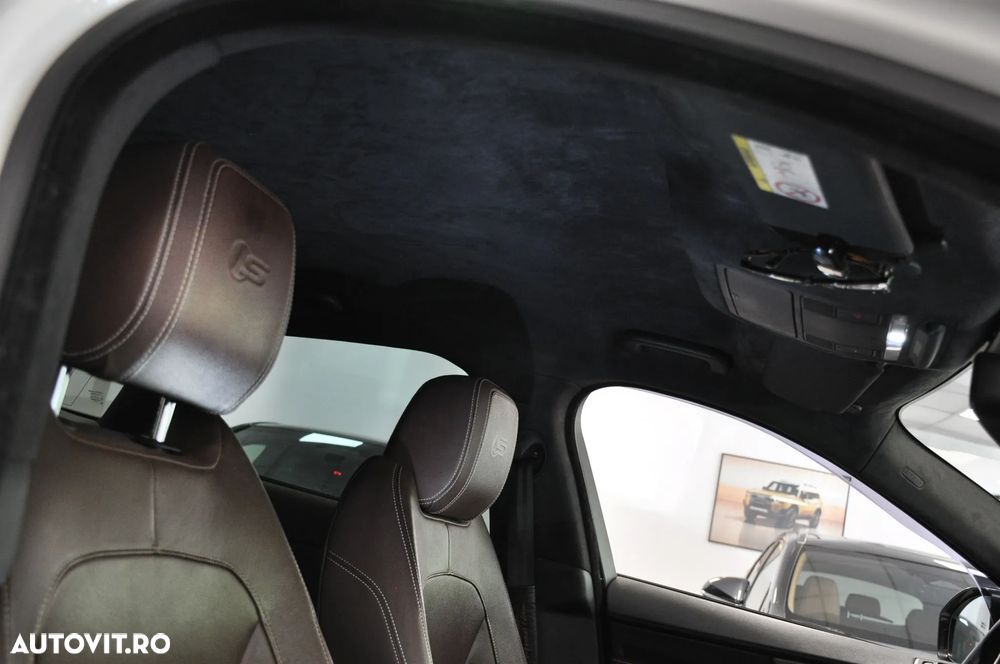 Jaguar F-Pace AWD First Edition - 31