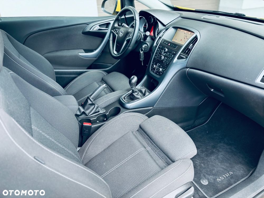Opel Astra GTC 1.6 Turbo Edition - 19