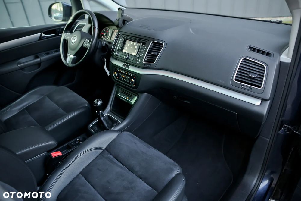 Volkswagen Sharan 2.0 TDI Blue Motion Highline - 24