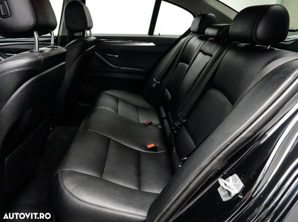 BMW Seria 5 520d xDrive AT - 15