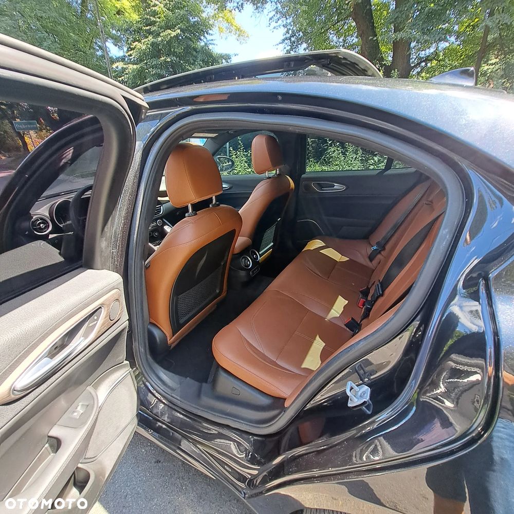 Alfa Romeo Giulia 2.0 Turbo 16V AT8 Veloce Ti - 19