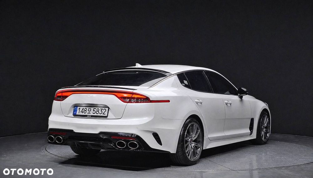 Kia Stinger - 3