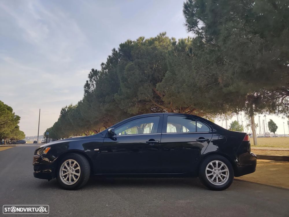 Mitsubishi Lancer 1.6 Invite Black Edition ClearTec - 12