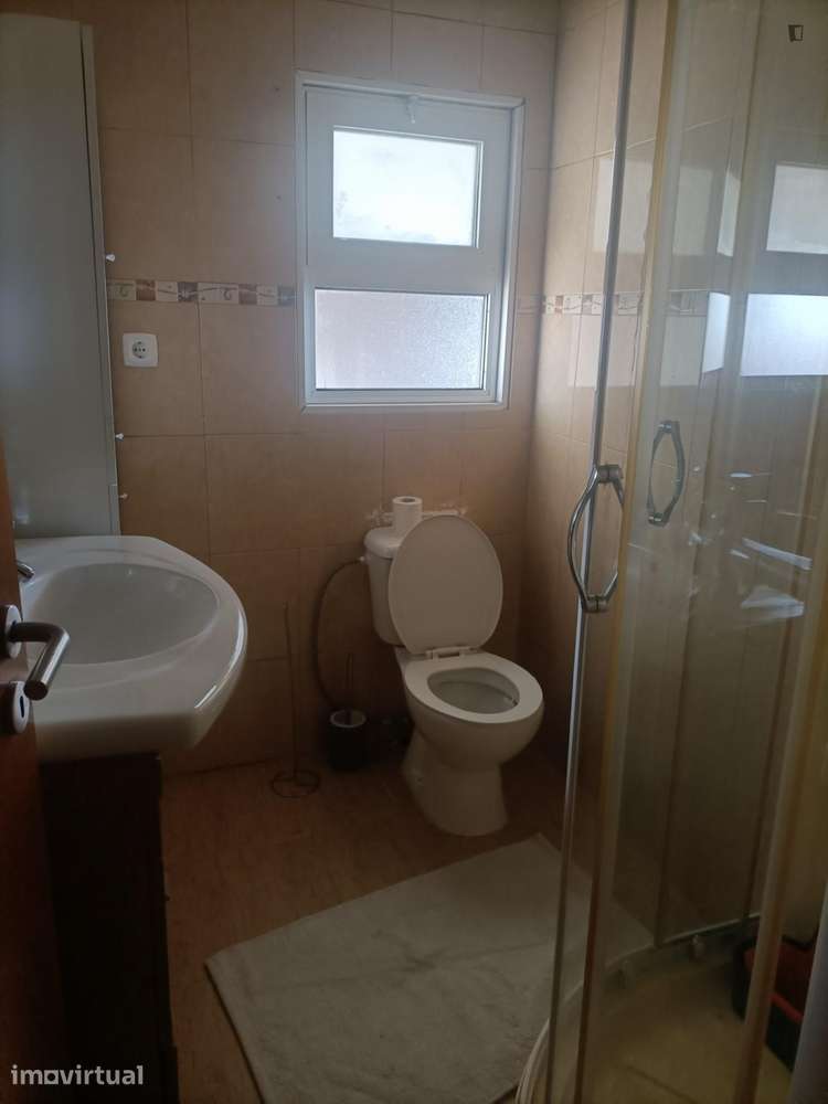 Quarto - localizado em Lisbon - Grande imagem: 5/10