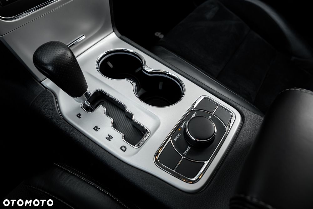 Jeep Grand Cherokee SRT8 - 33