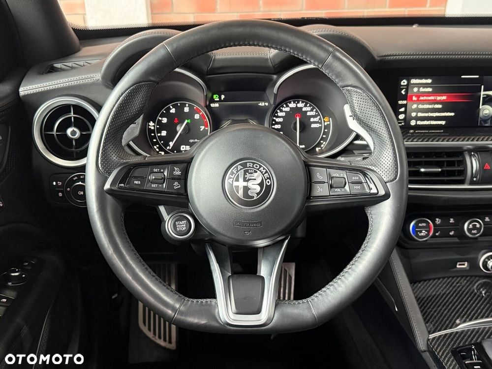 Alfa Romeo Stelvio 2.0 Turbo Veloce TI Q4 - 17