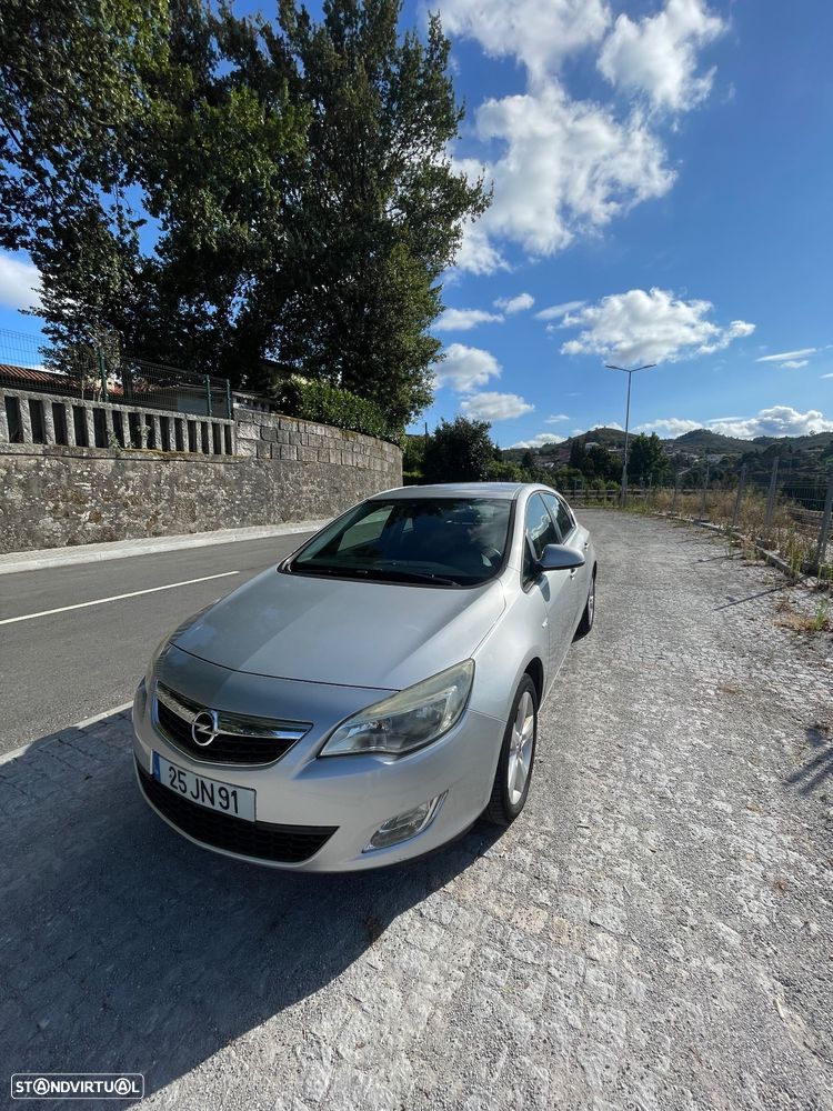 Opel Astra 1.3 CDTi Cosmo - 1