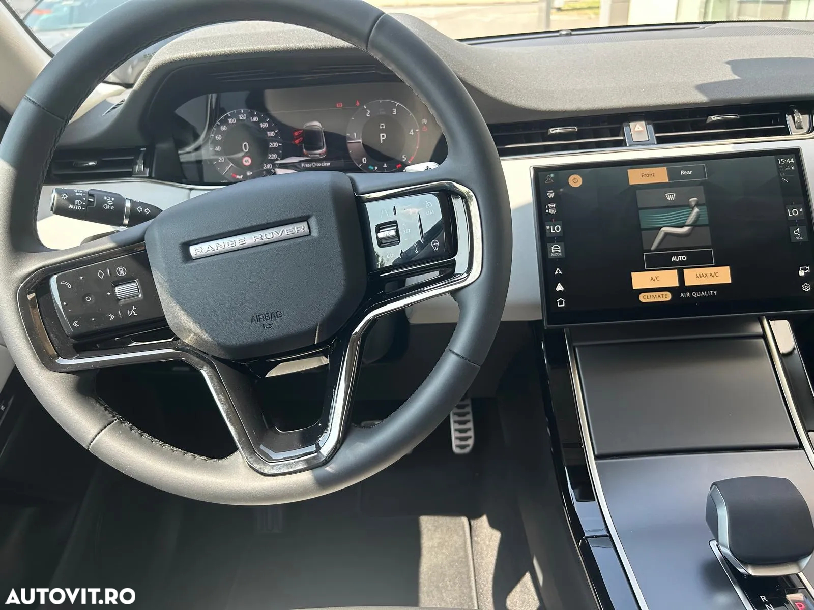Land Rover Range Rover Evoque - 16