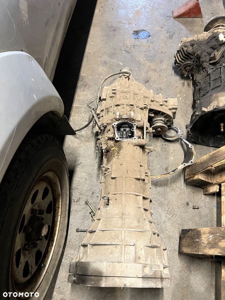 Skrzynia biegów z reduktorem Nissan Navara d22 2.5dci - 1