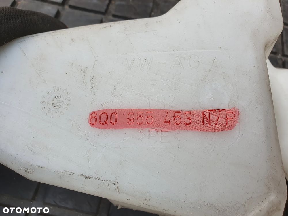 ZBIORNICZEK SPRYSKIWACZY VW POLO 9N EU 04' 6Q0955453N/P - 4