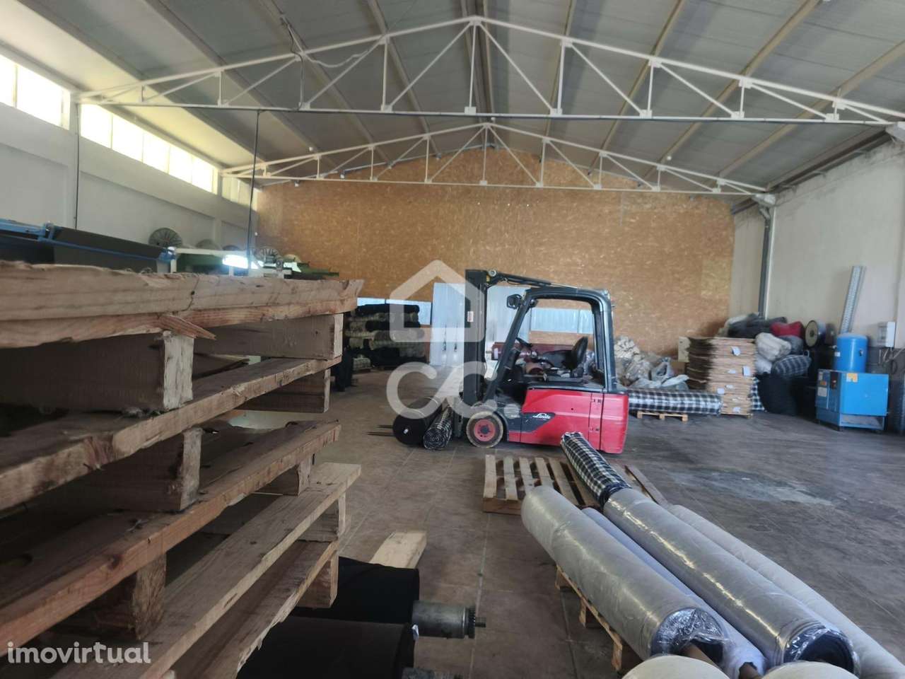 Armazém com potencial em Oliveira, Famalicão - Grande imagem: 3/7